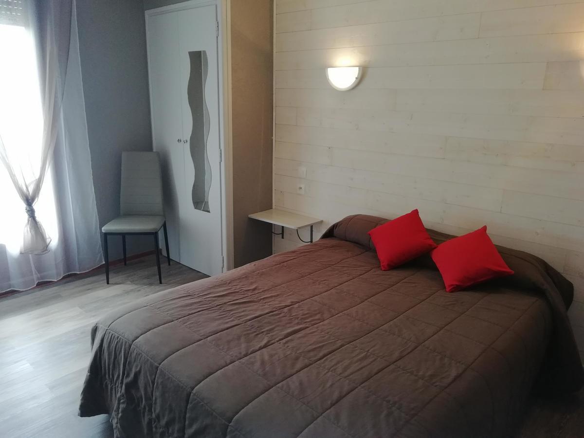 Hotel L'Oustalet Font-Romeu-Odeillo-Via Eksteriør bilde